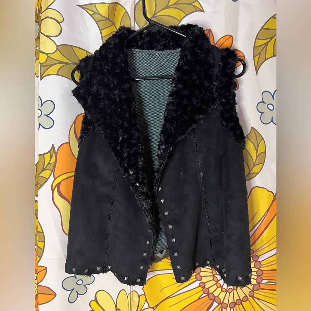 B4 Montana Co Vest black with studs small